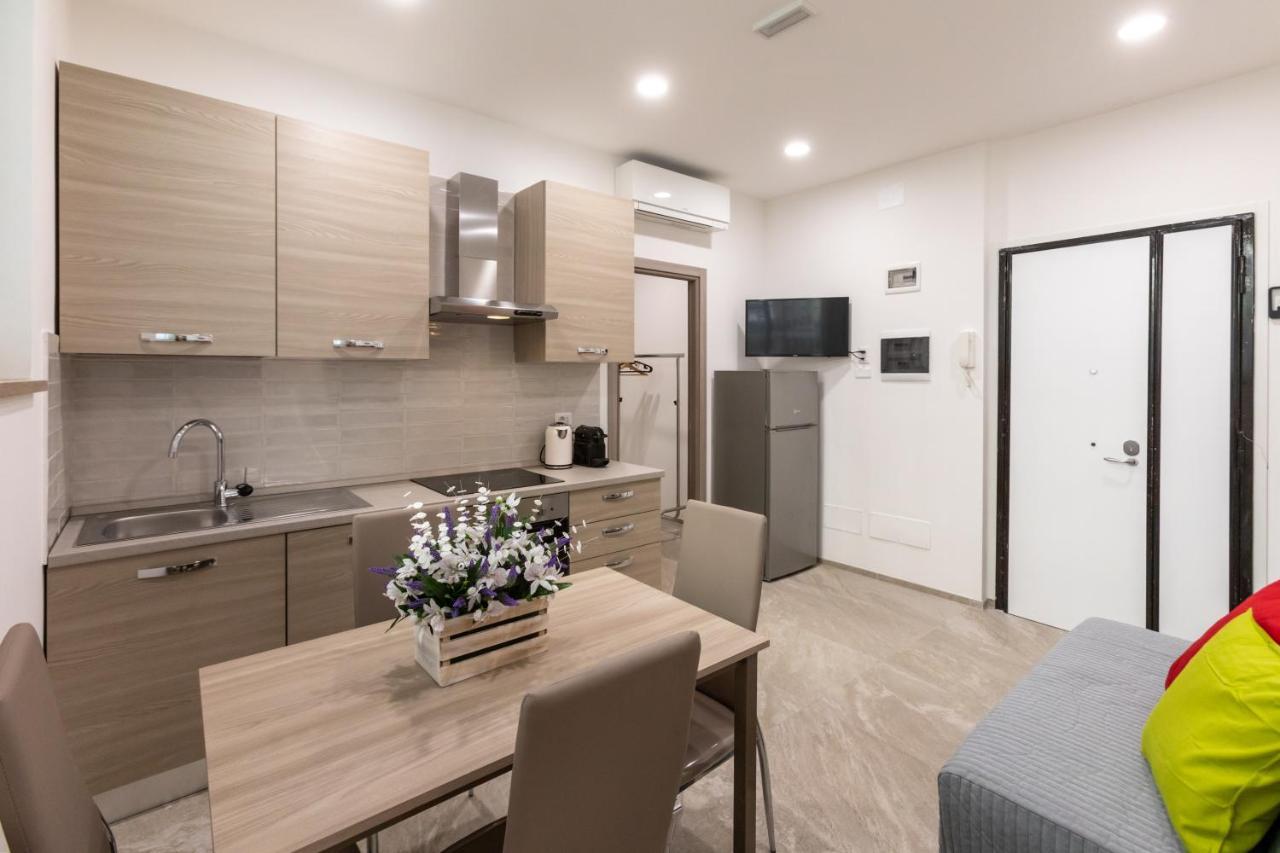 Le Case Di Anna - Holiday Home Рим Экстерьер фото